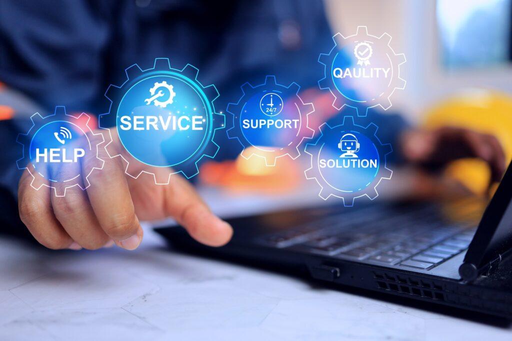 Digitale Service-Symbole auf Laptopbildschirm | Gärtner Job